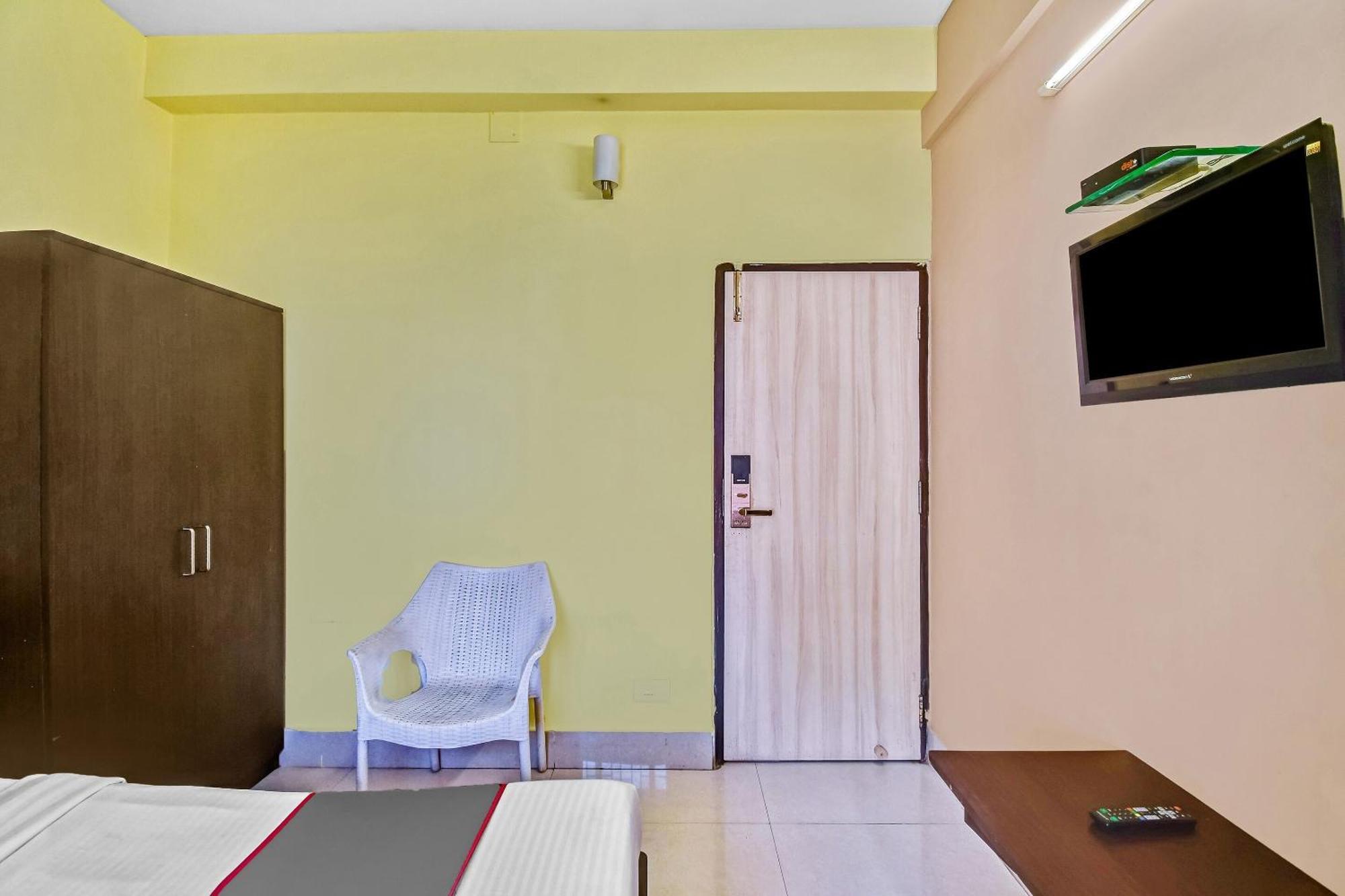 Capital O Kabita Guest House Near Acropolis Mall Calcutta Exterior foto
