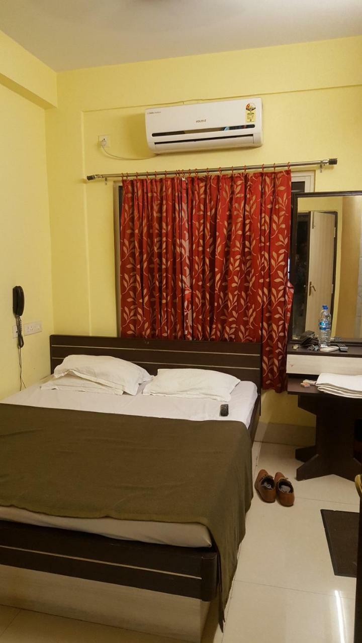 Capital O Kabita Guest House Near Acropolis Mall Calcutta Exterior foto