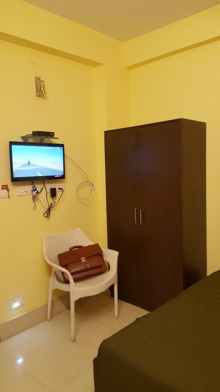 Capital O Kabita Guest House Near Acropolis Mall Calcutta Exterior foto