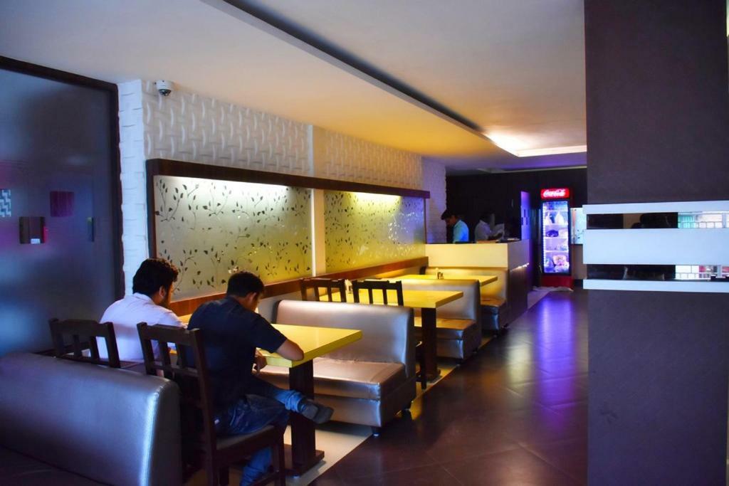 Capital O Kabita Guest House Near Acropolis Mall Calcutta Exterior foto