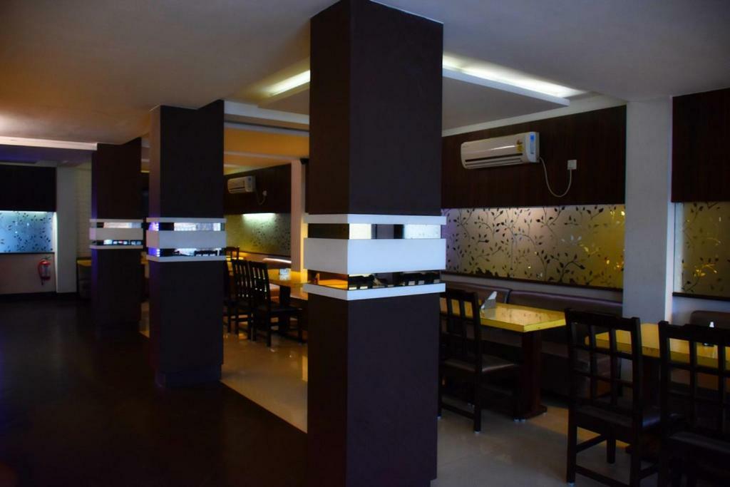 Capital O Kabita Guest House Near Acropolis Mall Calcutta Exterior foto